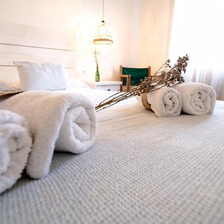 Hostal Sa Posada Set Cales ซิวตาเดญา ภายนอก รูปภาพ