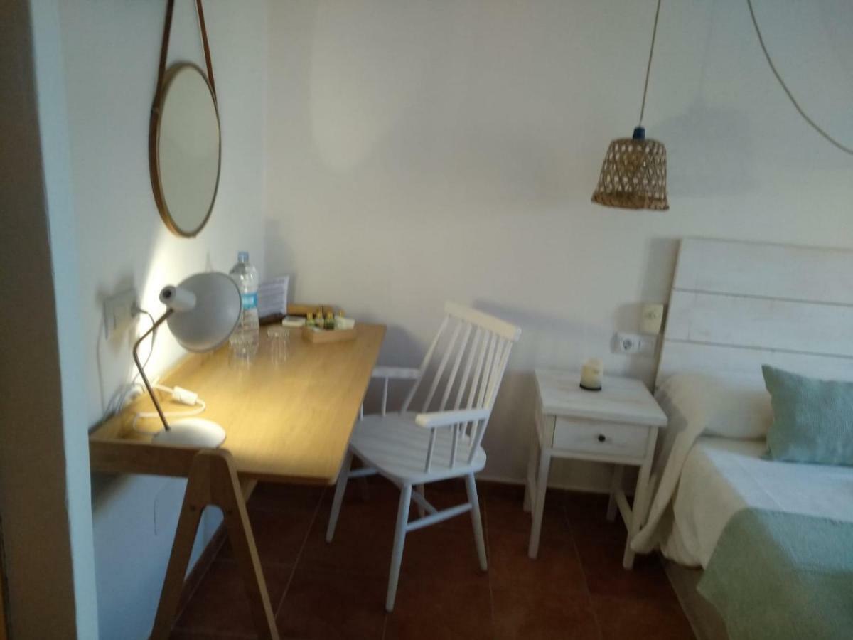 Hostal Sa Posada Set Cales ซิวตาเดญา ภายนอก รูปภาพ