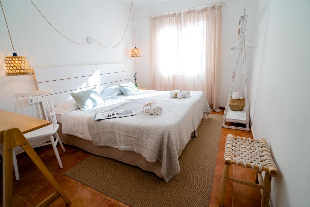 Hostal Sa Posada Set Cales ซิวตาเดญา ภายนอก รูปภาพ