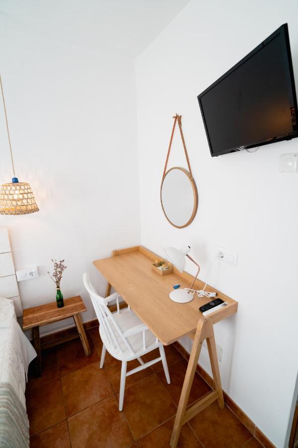 Hostal Sa Posada Set Cales ซิวตาเดญา ภายนอก รูปภาพ